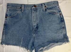 Vintage Wrangler 936ATW High Waisted Cut Off Denim Jean Shorts 32x32 #4